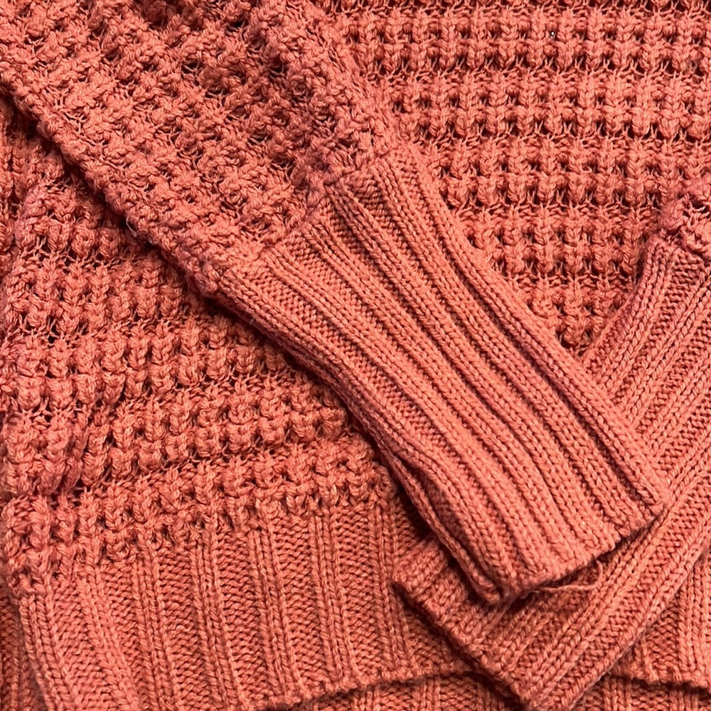 Express Sweater - Picture 3 of 3